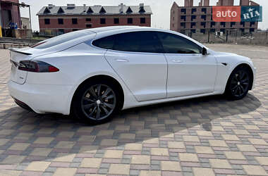 Лифтбек Tesla Model S 2017 в 