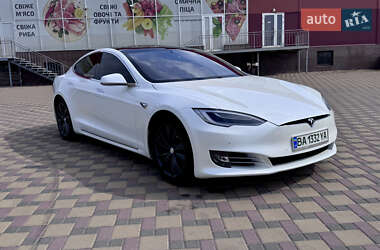 Лифтбек Tesla Model S 2017 в 