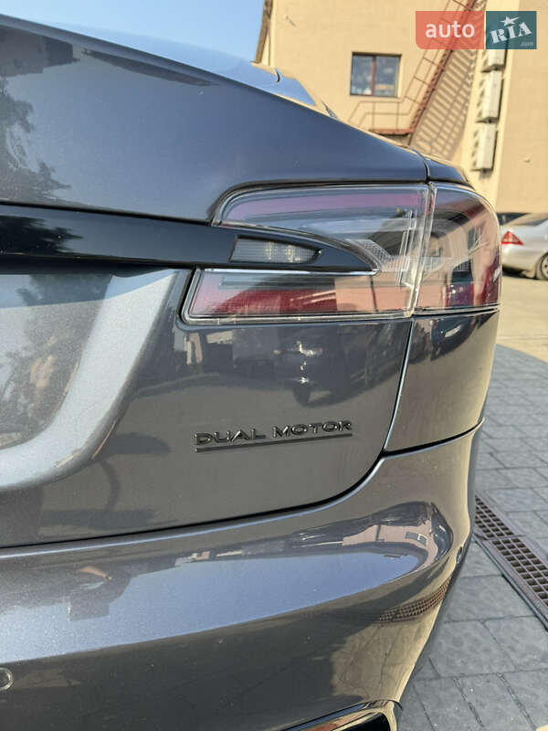 Лифтбек Tesla Model S 2021 в Ивано-Франковске