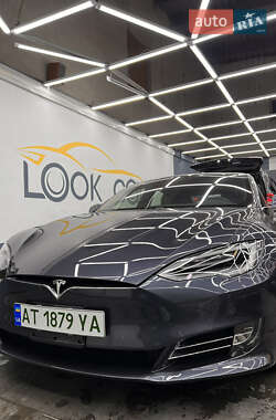Лифтбек Tesla Model S 2020 в 