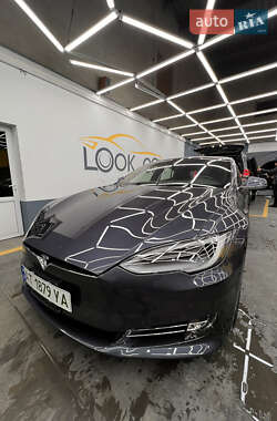 Лифтбек Tesla Model S 2020 в 