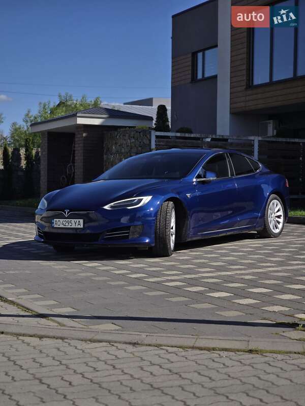 Tesla Model S 2017