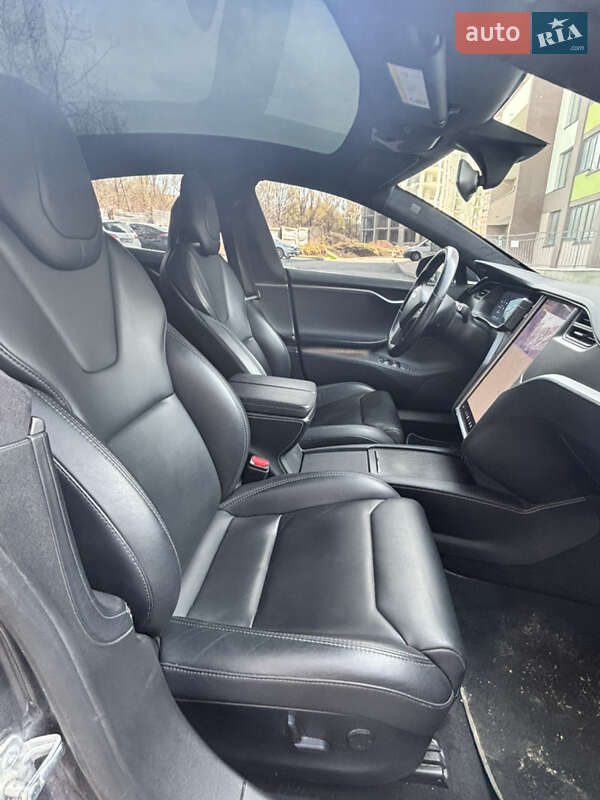 Ліфтбек Tesla Model S 2018 в Тернополі