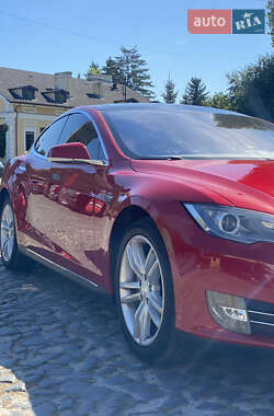 Лифтбек Tesla Model S 2013 в 