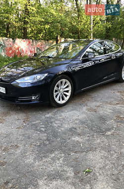Лифтбек Tesla Model S 2015 в 