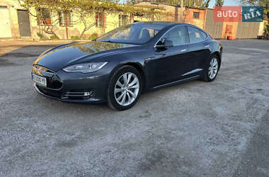 Лифтбек Tesla Model S 2016 в 