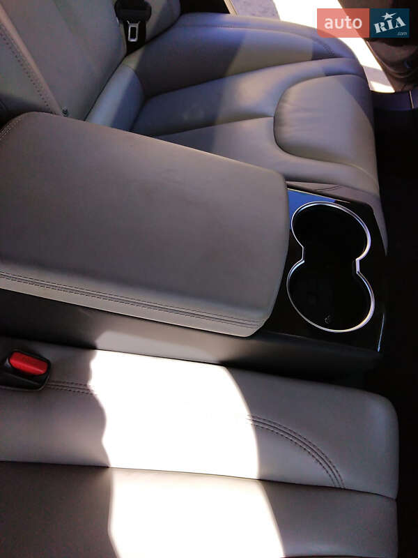 Лифтбек Tesla Model S 2016 в Николаеве