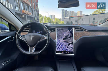 Лифтбек Tesla Model S 2016 в 