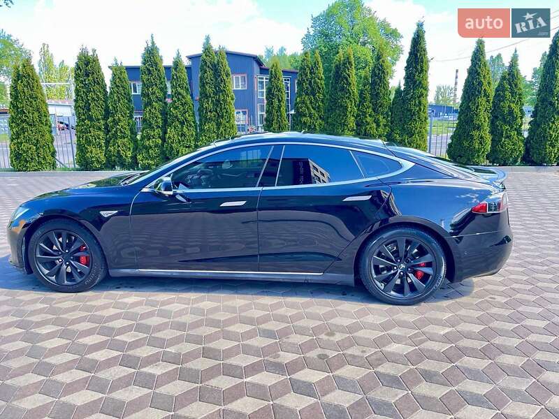 Лифтбек Tesla Model S 2015 в Броварах