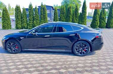 Лифтбек Tesla Model S 2015 в 