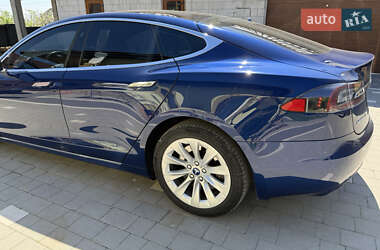 Лифтбек Tesla Model S 2017 в 