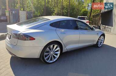 Лифтбек Tesla Model S 2014 в 