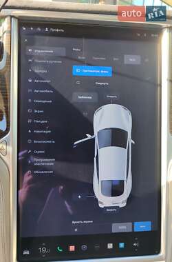 Лифтбек Tesla Model S 2014 в 