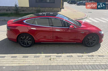 Лифтбек Tesla Model S 2014 в 