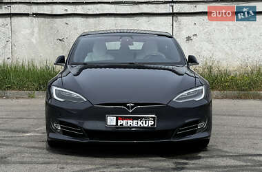 Лифтбек Tesla Model S 2017 в 