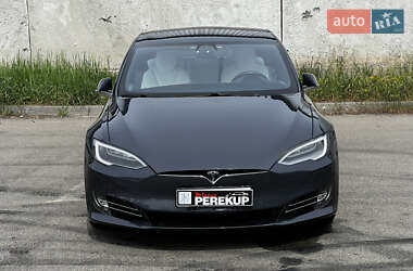 Лифтбек Tesla Model S 2017 в 