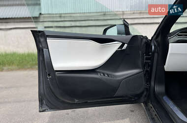 Лифтбек Tesla Model S 2017 в 