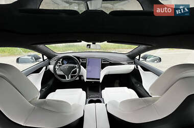 Лифтбек Tesla Model S 2017 в 