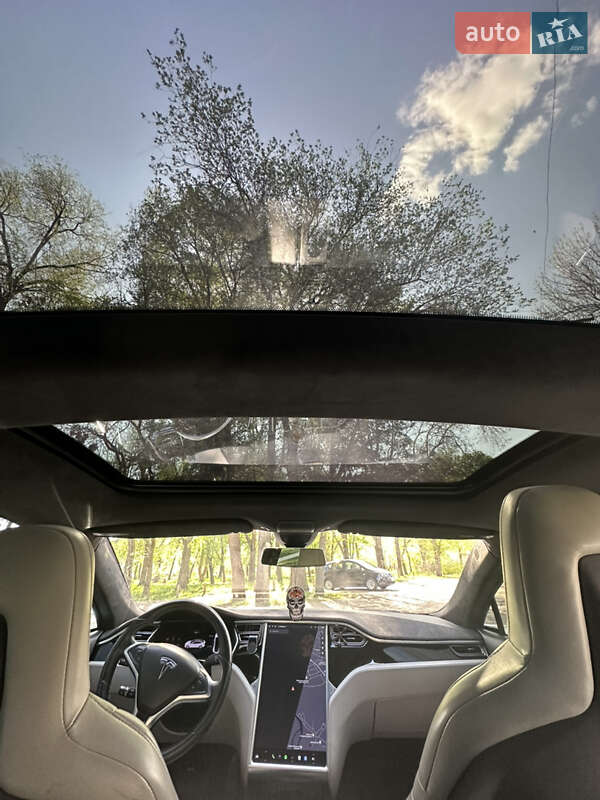 Лифтбек Tesla Model S 2016 в Харькове