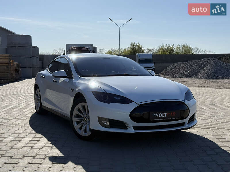 Tesla Model S 2013