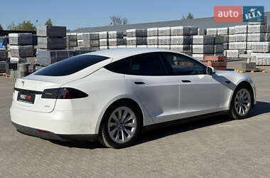 Лифтбек Tesla Model S 2013 в 