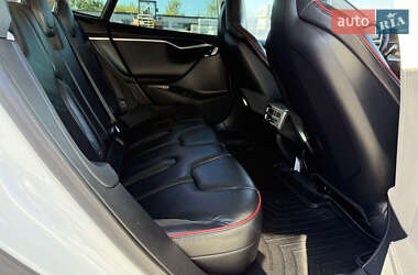 Лифтбек Tesla Model S 2013 в 