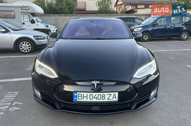 Лифтбек Tesla Model S 2015 в 