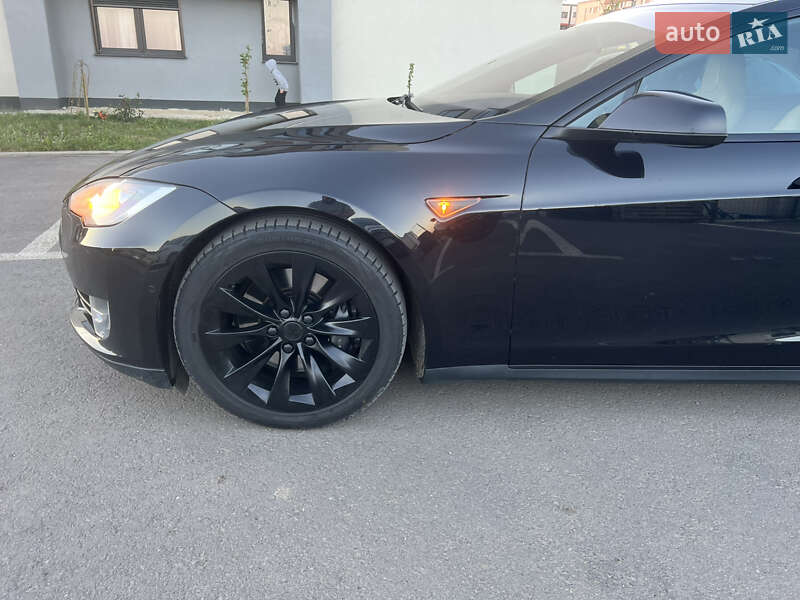 Лифтбек Tesla Model S 2015 в Одессе