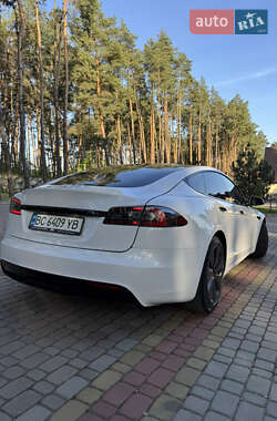 Лифтбек Tesla Model S 2021 в 