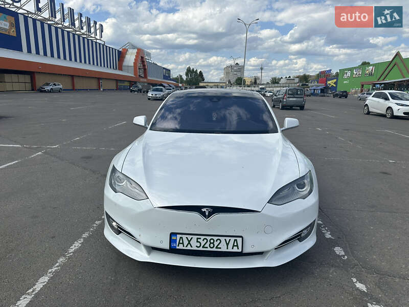 Tesla Model S 2016