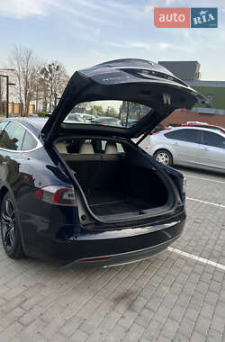 Лифтбек Tesla Model S 2015 в 
