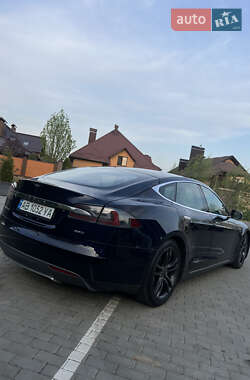 Лифтбек Tesla Model S 2015 в 