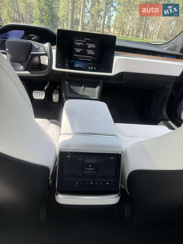Лифтбек Tesla Model S 2022 в Киеве
