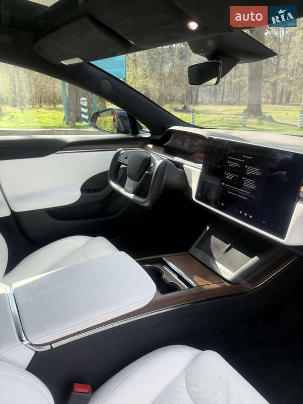 Лифтбек Tesla Model S 2022 в Киеве