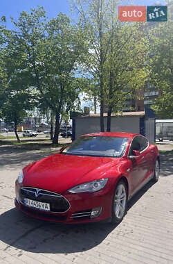 Лифтбек Tesla Model S 2015 в 