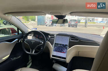 Лифтбек Tesla Model S 2015 в 