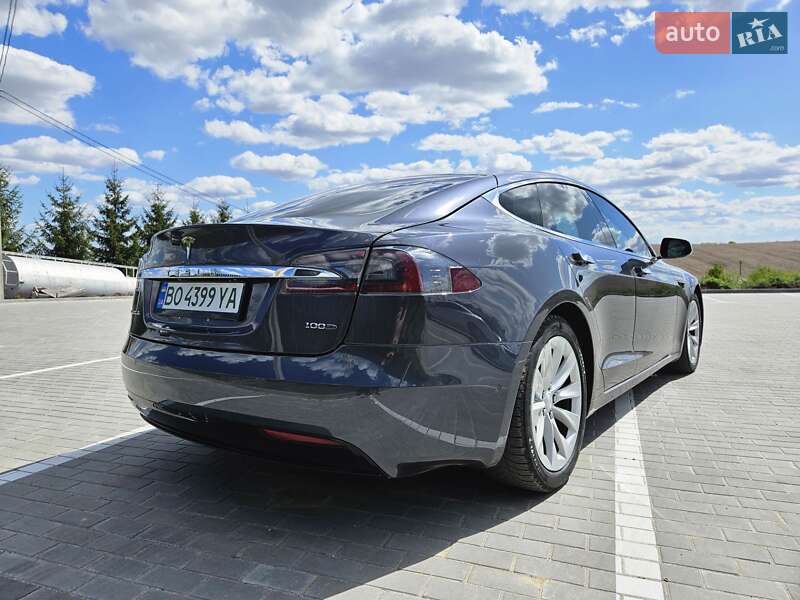 Лифтбек Tesla Model S 2017 в Тернополе