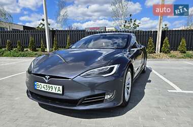 Лифтбек Tesla Model S 2017 в 