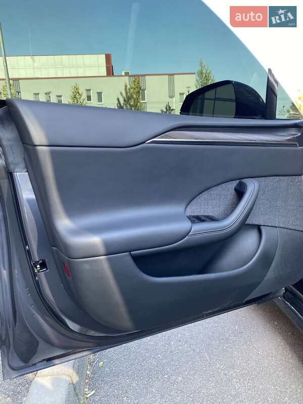 Лифтбек Tesla Model S 2022 в Днепре