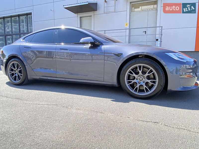 Лифтбек Tesla Model S 2022 в Днепре