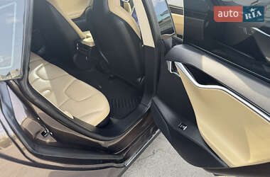 Ліфтбек Tesla Model S 2014 в 