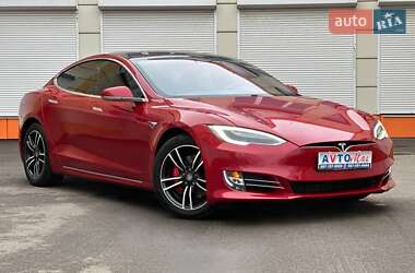 Лифтбек Tesla Model S 2017 в Кривом Роге