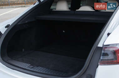 Ліфтбек Tesla Model S 2021 в 