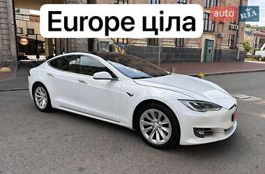 Лифтбек Tesla Model S 2018 в Киеве