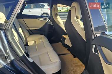 Лифтбек Tesla Model S 2019 в 