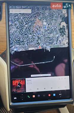 Лифтбек Tesla Model S 2019 в 
