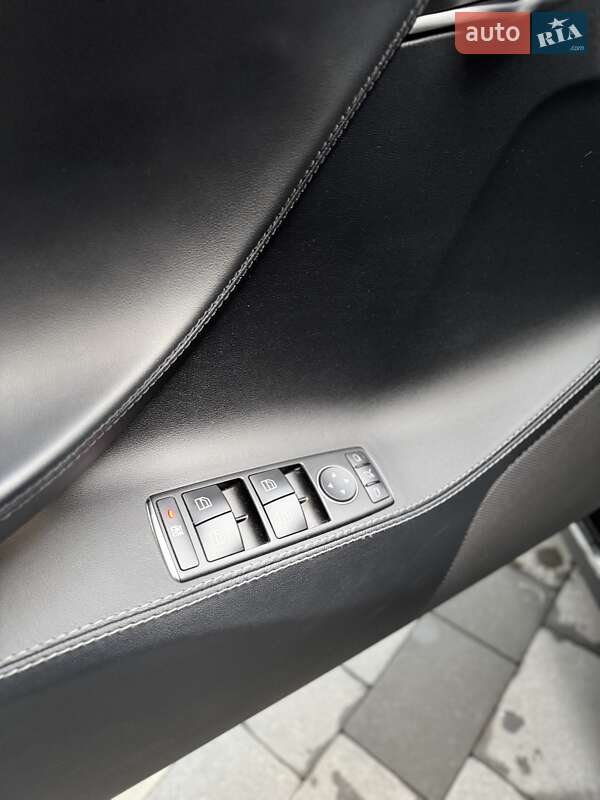 Лифтбек Tesla Model S 2013 в Сваляве