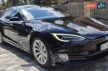 Ліфтбек Tesla Model S 2017 в 