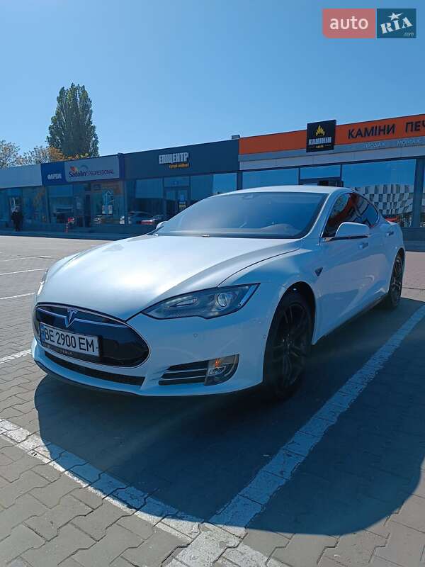 Ліфтбек Tesla Model S 2015 в Одесі фото 6 Ліфтбек Tesla Model S 2015 в Одесі