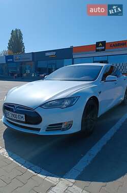 Ліфтбек Tesla Model S 2015 в 